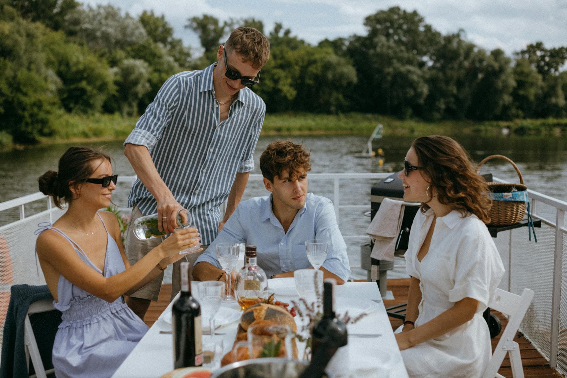 Standard yacht tours