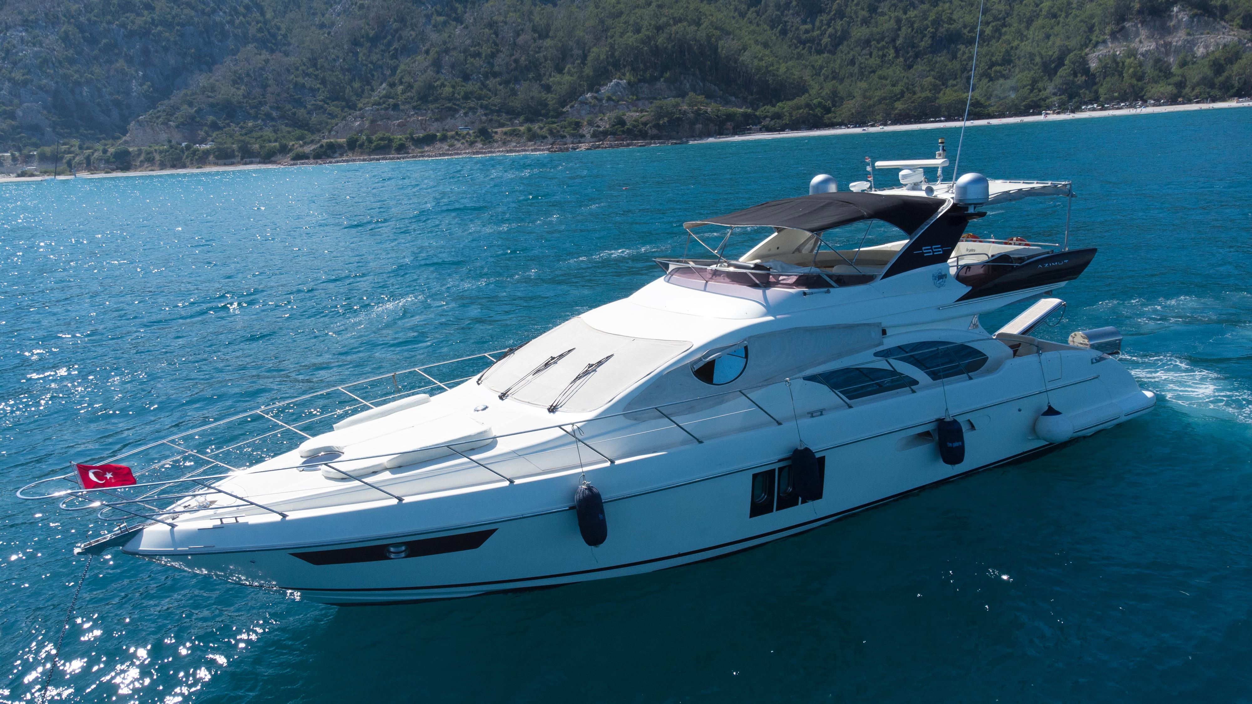 The Galleria Yacht